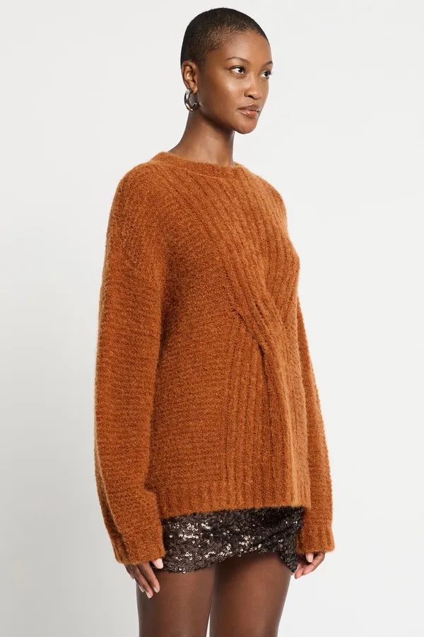 MEANDER CABLE KNIT JUMPER - RUST